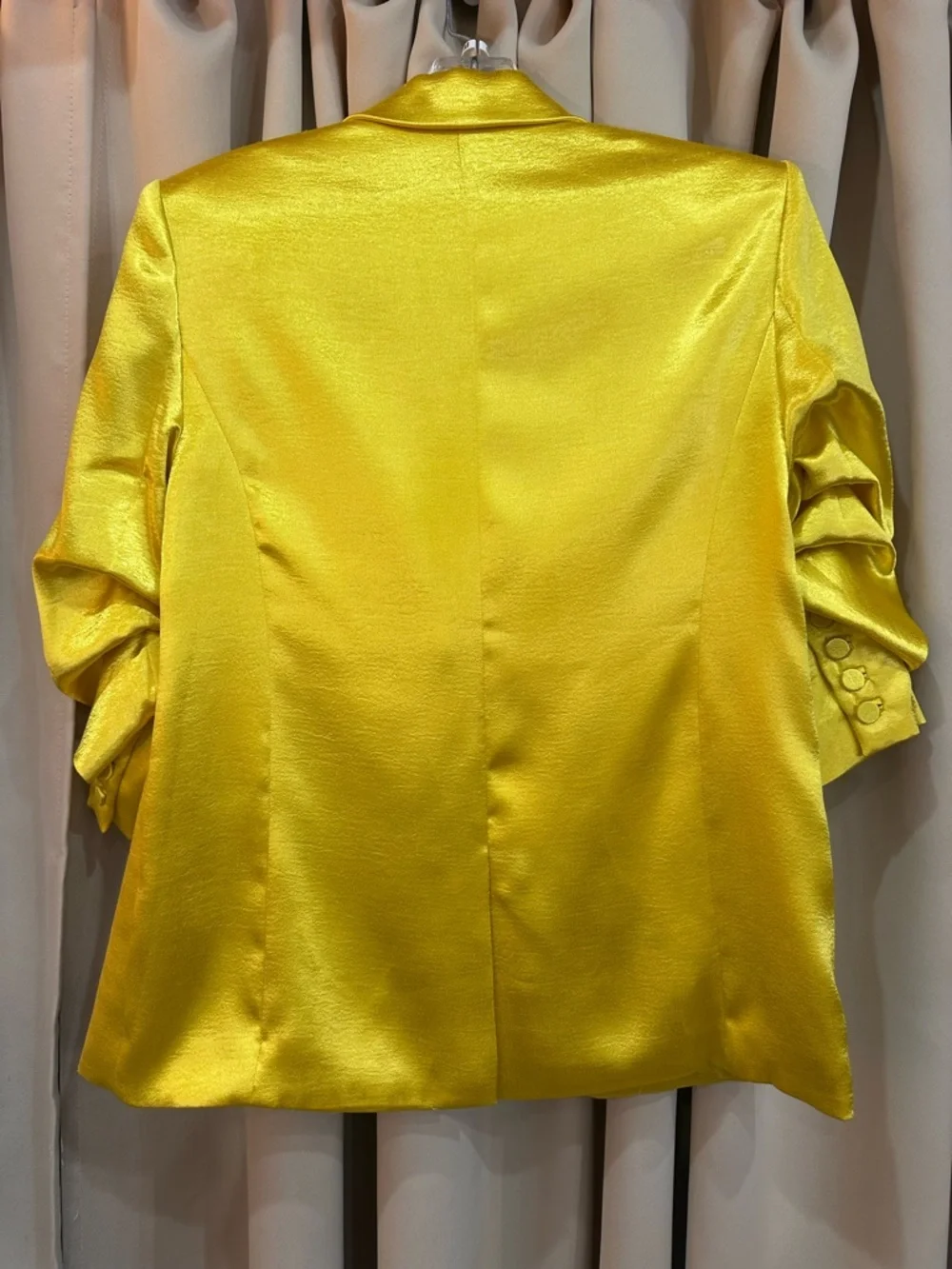cinq a sept Satin One-Button Blazer Jacket - Yellow NWT $495 size 8 - Picture 3 of 5